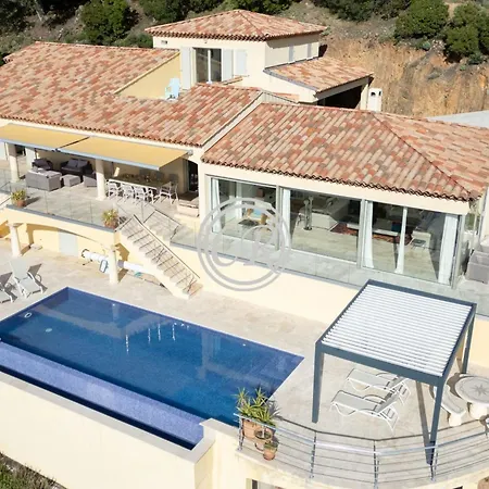 Wunderschoene In Valcros Mit Pool Und Meerblick By Interhome Dom wakacyjny La Londe-les-Maures