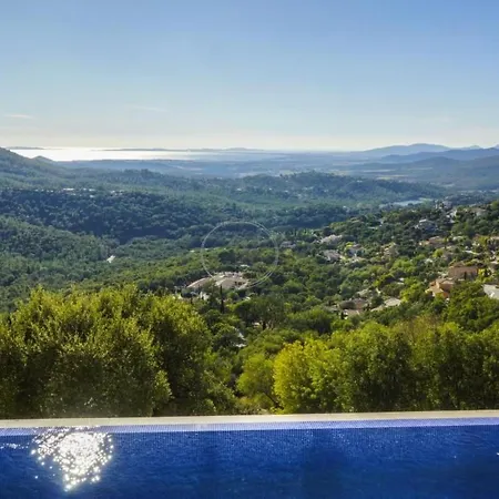 Wunderschoene In Valcros Mit Pool Und Meerblick By Interhome Dom wakacyjny *