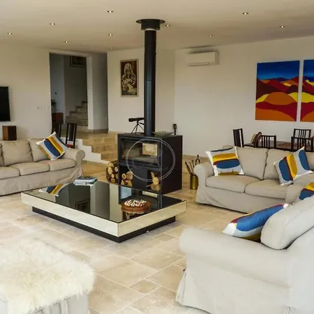 Dom wakacyjny Wunderschoene In Valcros Mit Pool Und Meerblick By Interhome